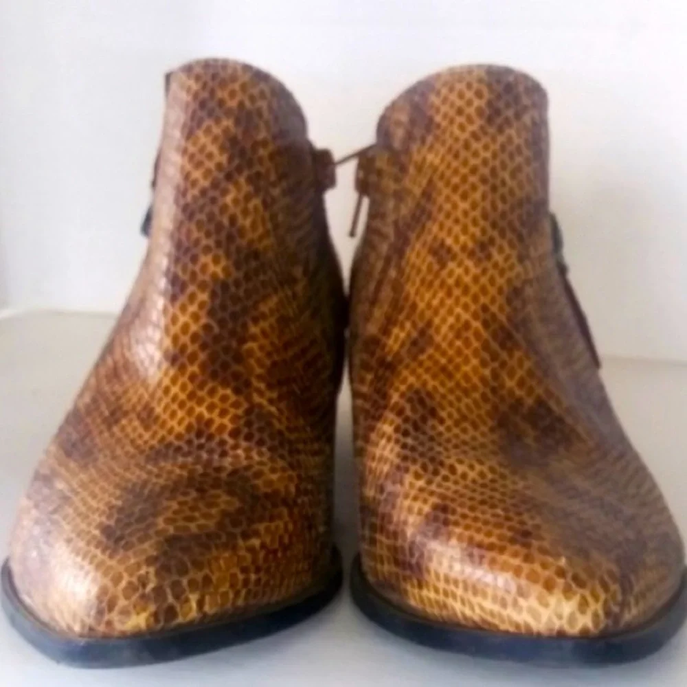 RECENTLY REDUCED: “Sale Priced” Designer Snake Print Boots, PreOwned 8.5. - Picture 3 of 5